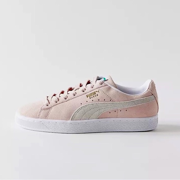 NWT Puma Suede Classic Low Top Sneakers - Picture 1 of 7